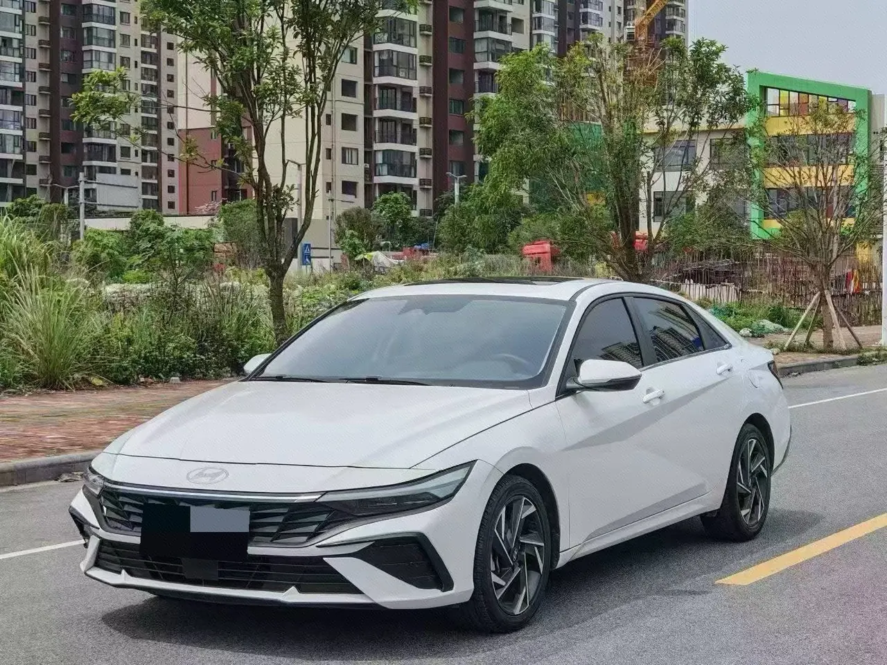 打开图片灯箱:Hyundai 2022 Elantra -3-compartment 1.5 stepless LUX premium automatic gear