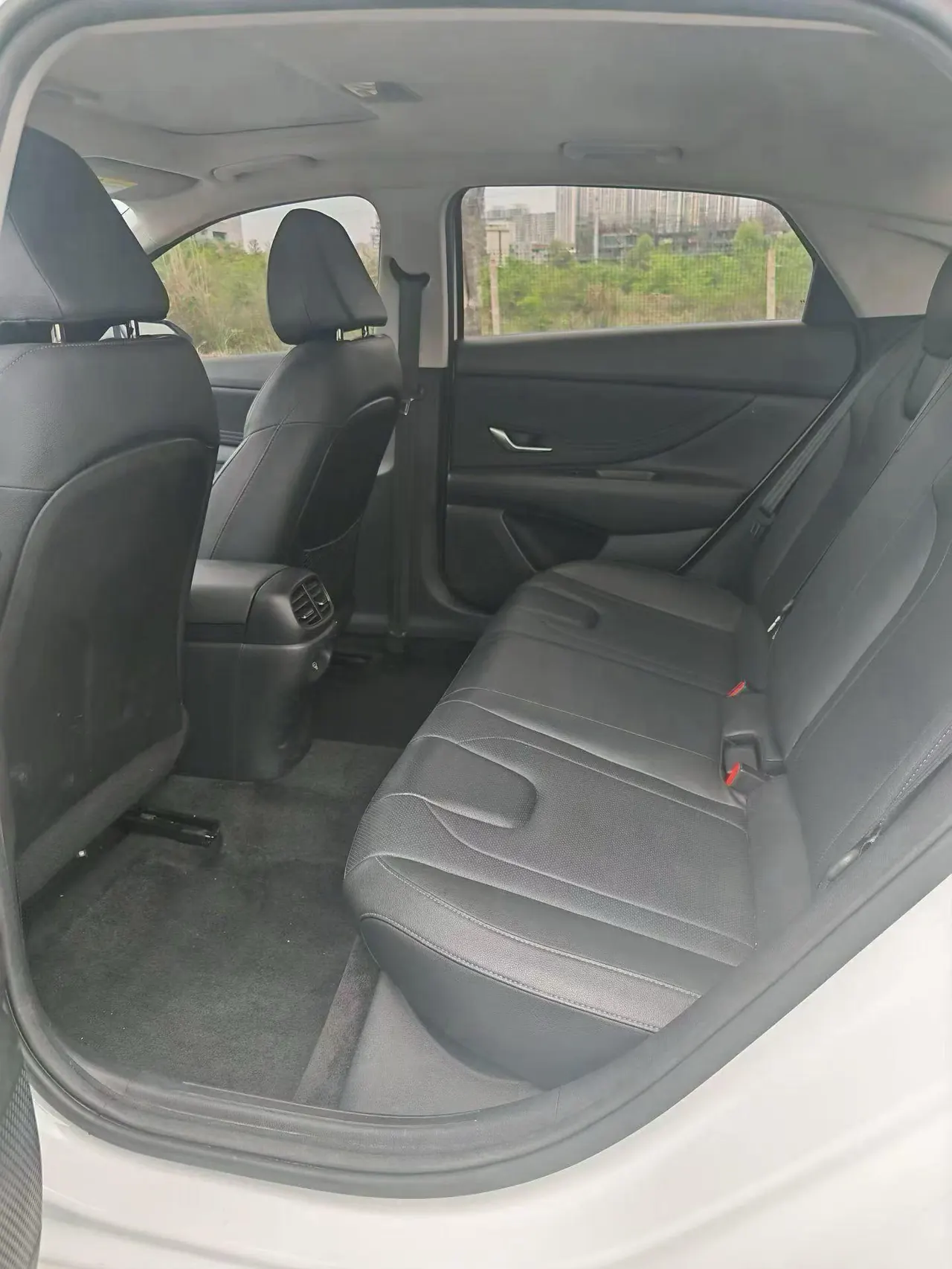 Hyundai 2022 Elantra -3-compartment 1.5 stepless LUX premium automatic gear 5