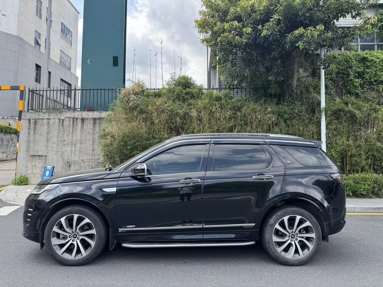 Land Rover 2022 Discovery Sports Edition 48V 2.0T 249PS R-Dynamic S Performance Edition Automatic Gear 6