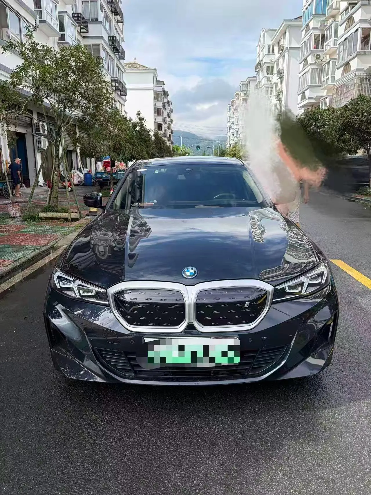 BMW 2022 i3 eDrive 35L automatic gear 2