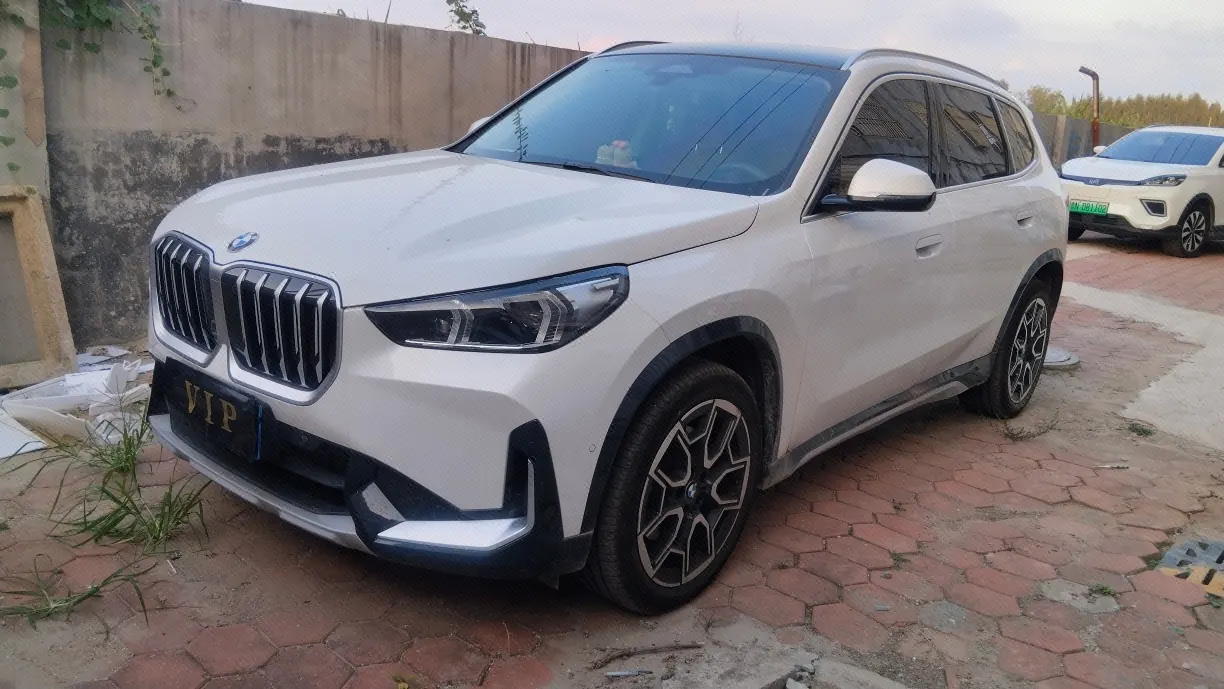 Open image lightbox: BMW 2026 X1 sDrive25Li 2.0T X design set automatic gear
