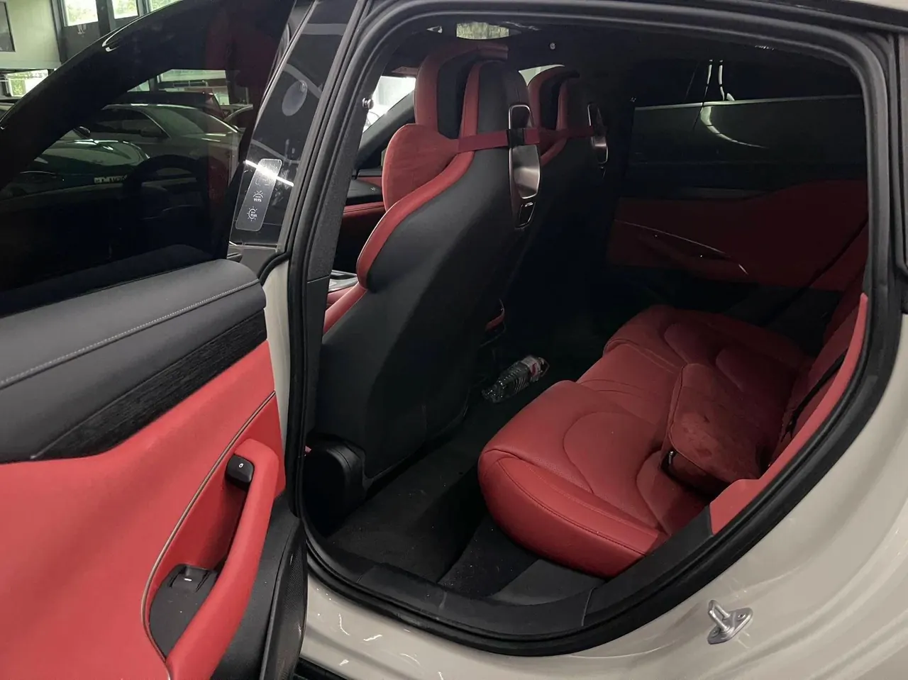 MI 2024 SU 7 700km Rear Drive Long Endurance Smart Driving Edition Automatic Gear 5