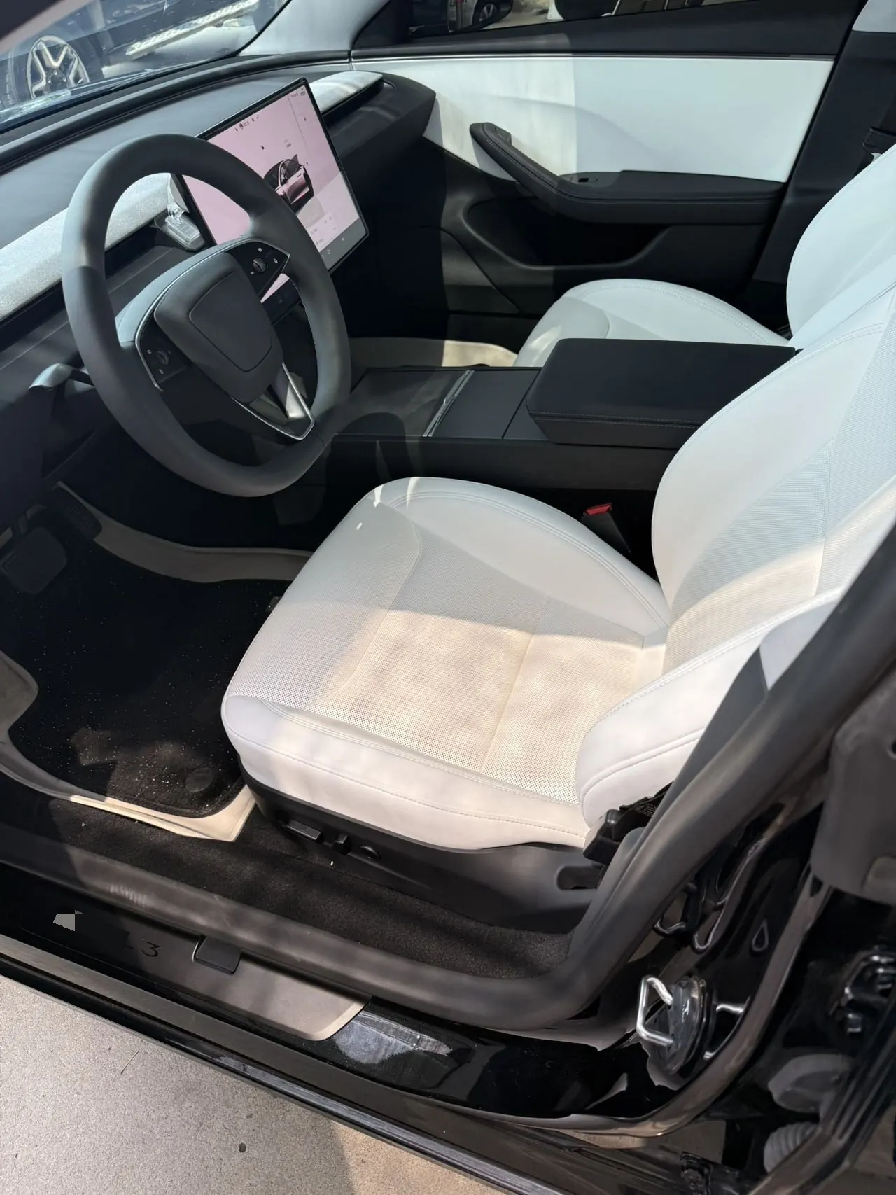 Tesla 2025 Model 3 rear-wheel drive version of automatic transmission 4