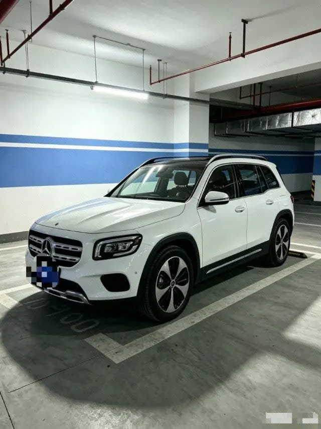 Open image lightbox: Mercedes Benz 2023 GLB 220 2.0T Fashion Automatic