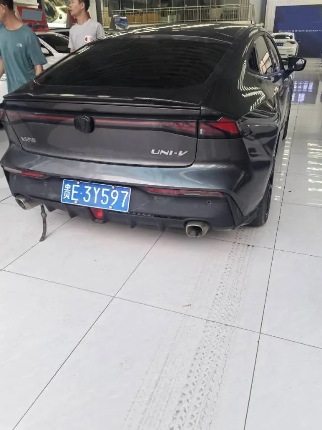ChangAn 2022 UNI-V 1.5T honorable automatic gear 6