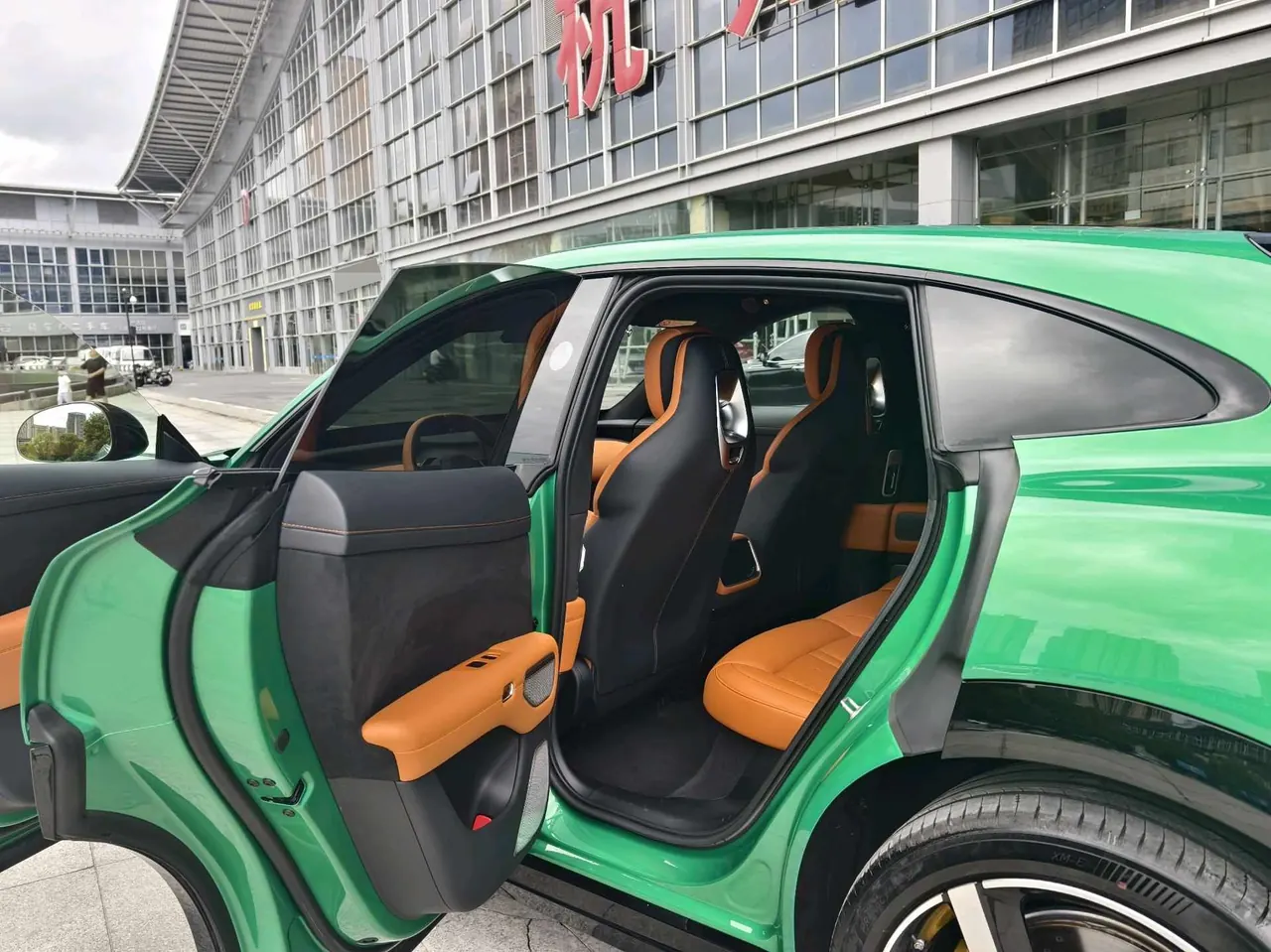 MI 2025 YU7 Long Endurance High Performance Four-wheel Drive Max Edition Automatic Gear 10