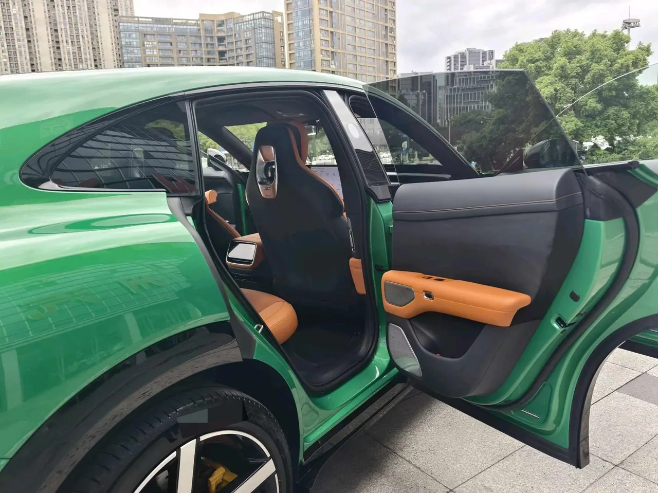MI 2025 YU7 Long Endurance High Performance Four-wheel Drive Max Edition Automatic Gear 12