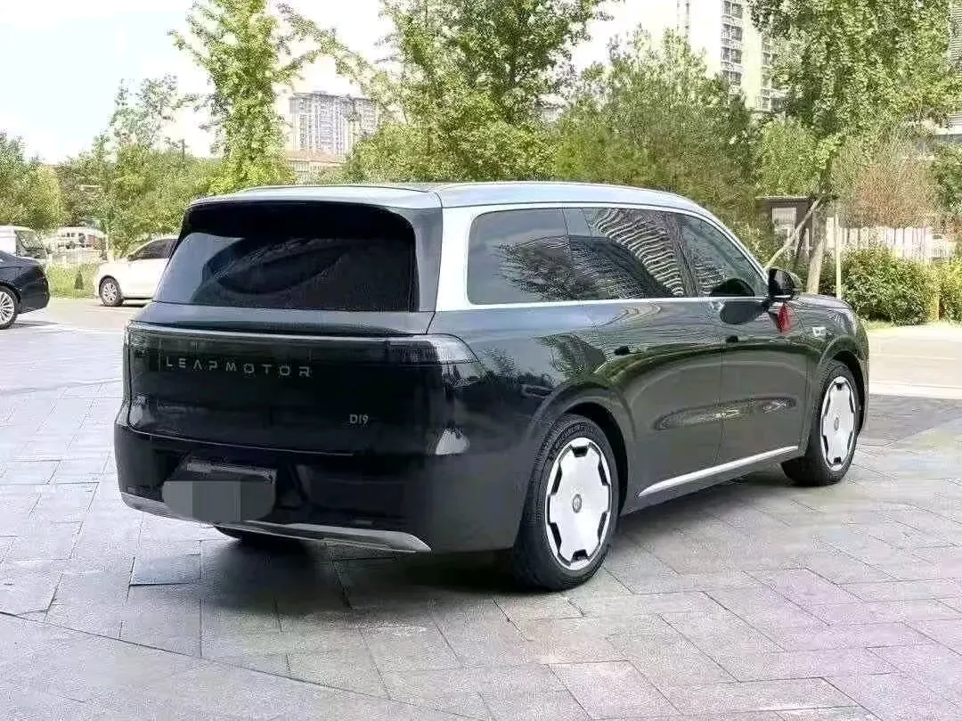 Leapmotor 2026 D 19 500 Zhizun Edition 6-seat Automatic Gear 3