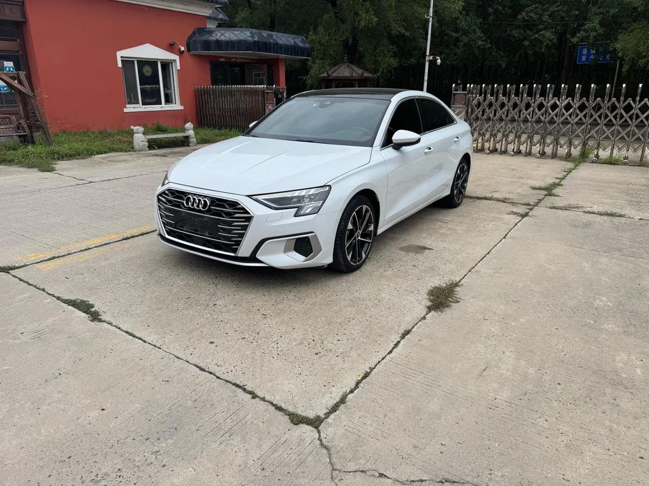 Open image lightbox: Audi 2023 A3L Limousine 1.4TFSI 35TFSI Deluxe Elegant Automatic