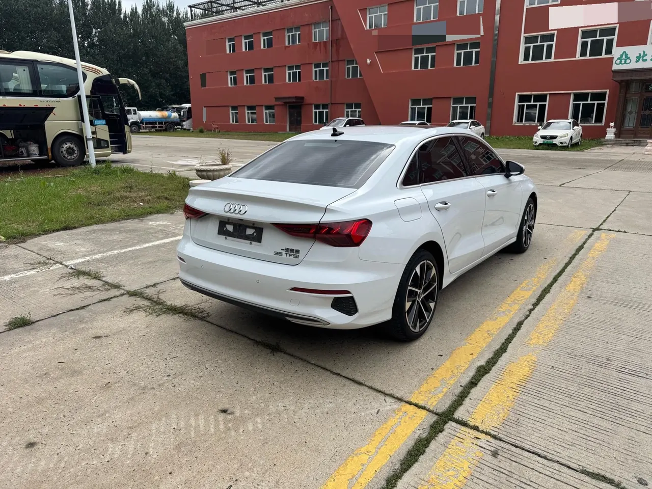 Audi 2023 A3L Limousine 1.4TFSI 35TFSI Deluxe Elegant Automatic 4