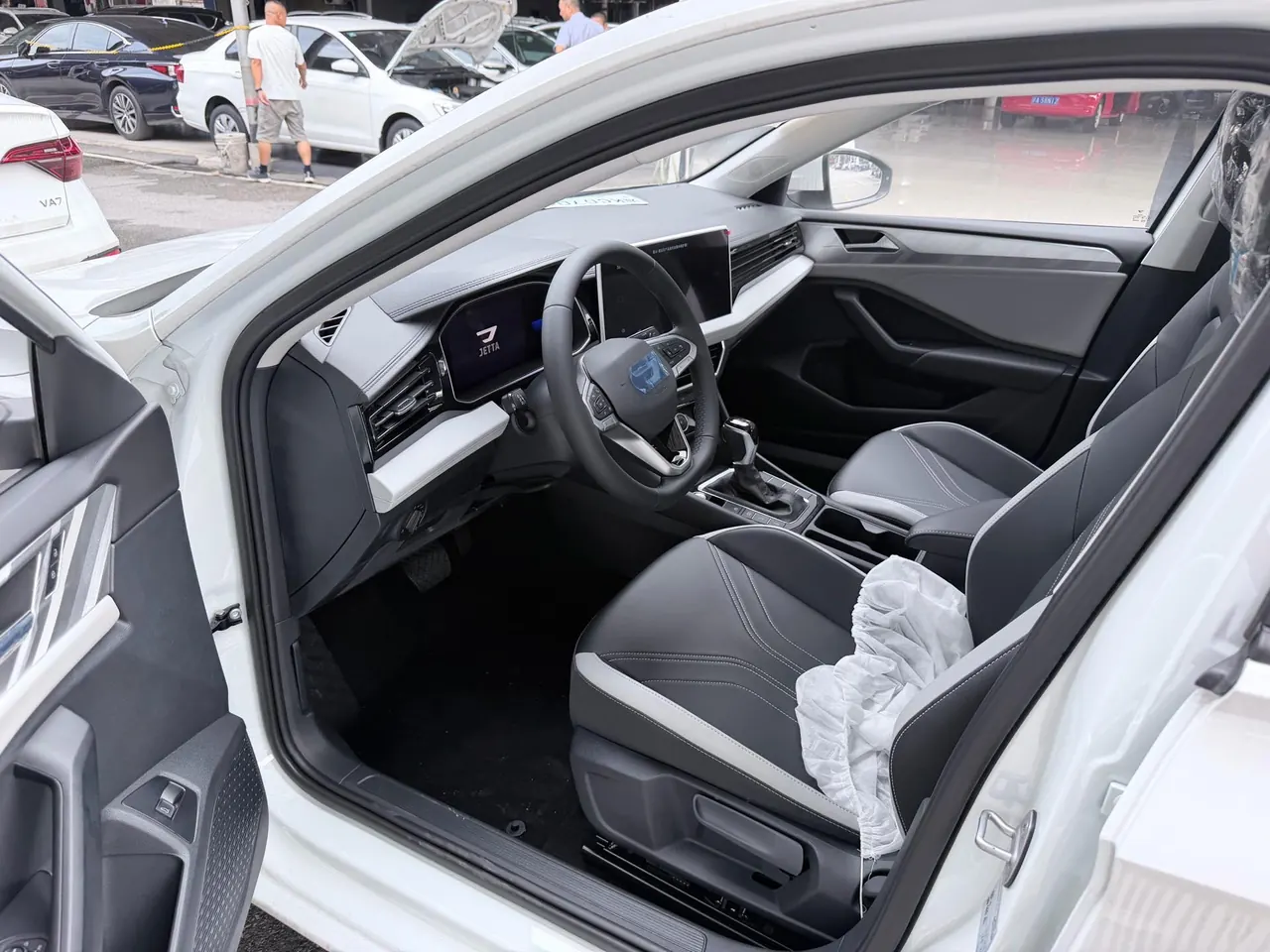Jetta 2026 Jetta VA7 1.4T All-round Edition Automatic Gear 5