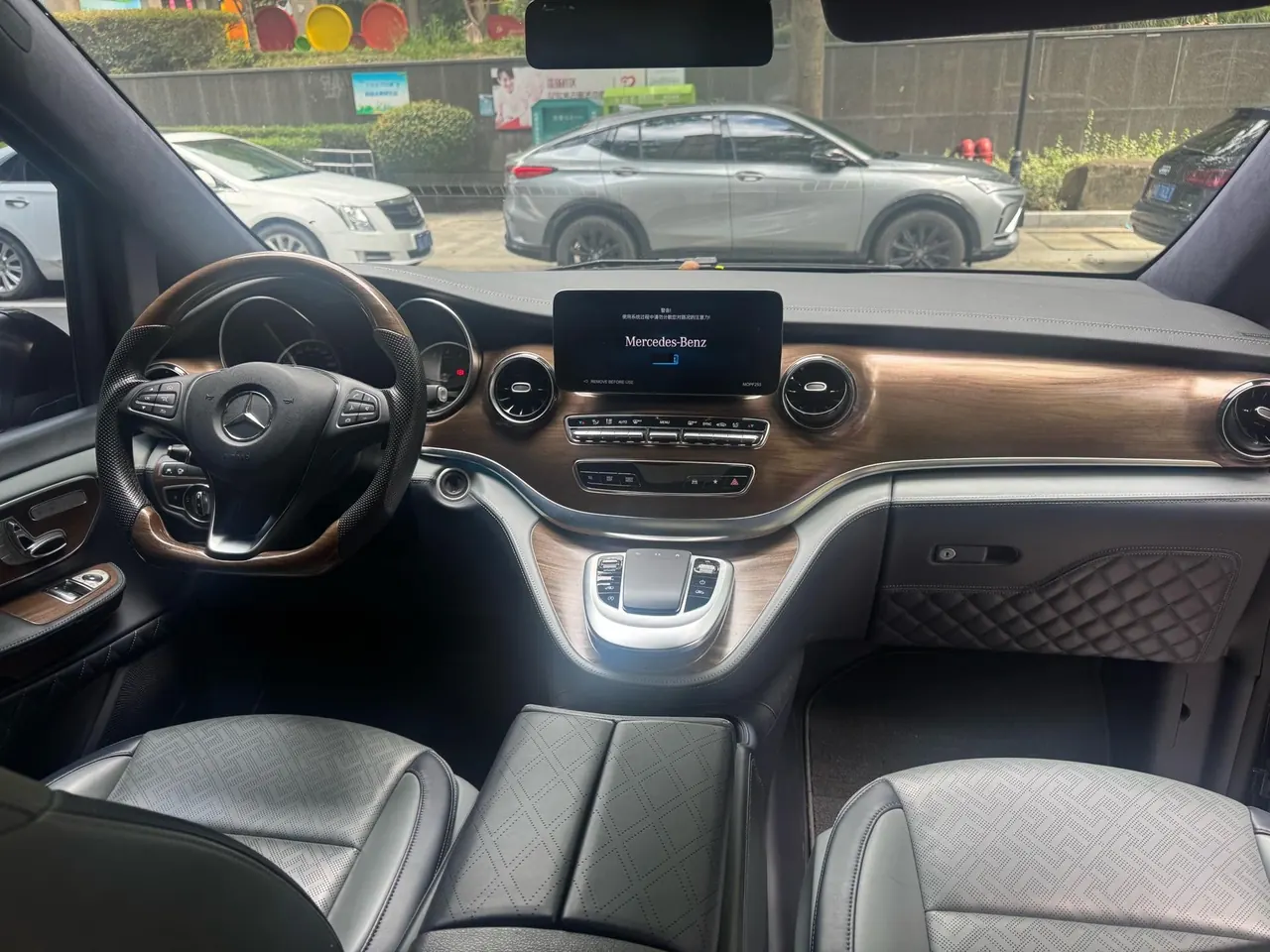 Mercedes Benz V 2021V 260 L 2.0T Deluxe Edition Automatic Gear 4