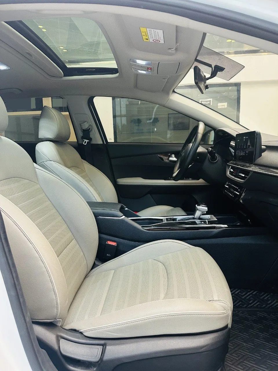 Kia 2023 K3 1.5 Stepless Deluxe Edition Automatic Gear 12