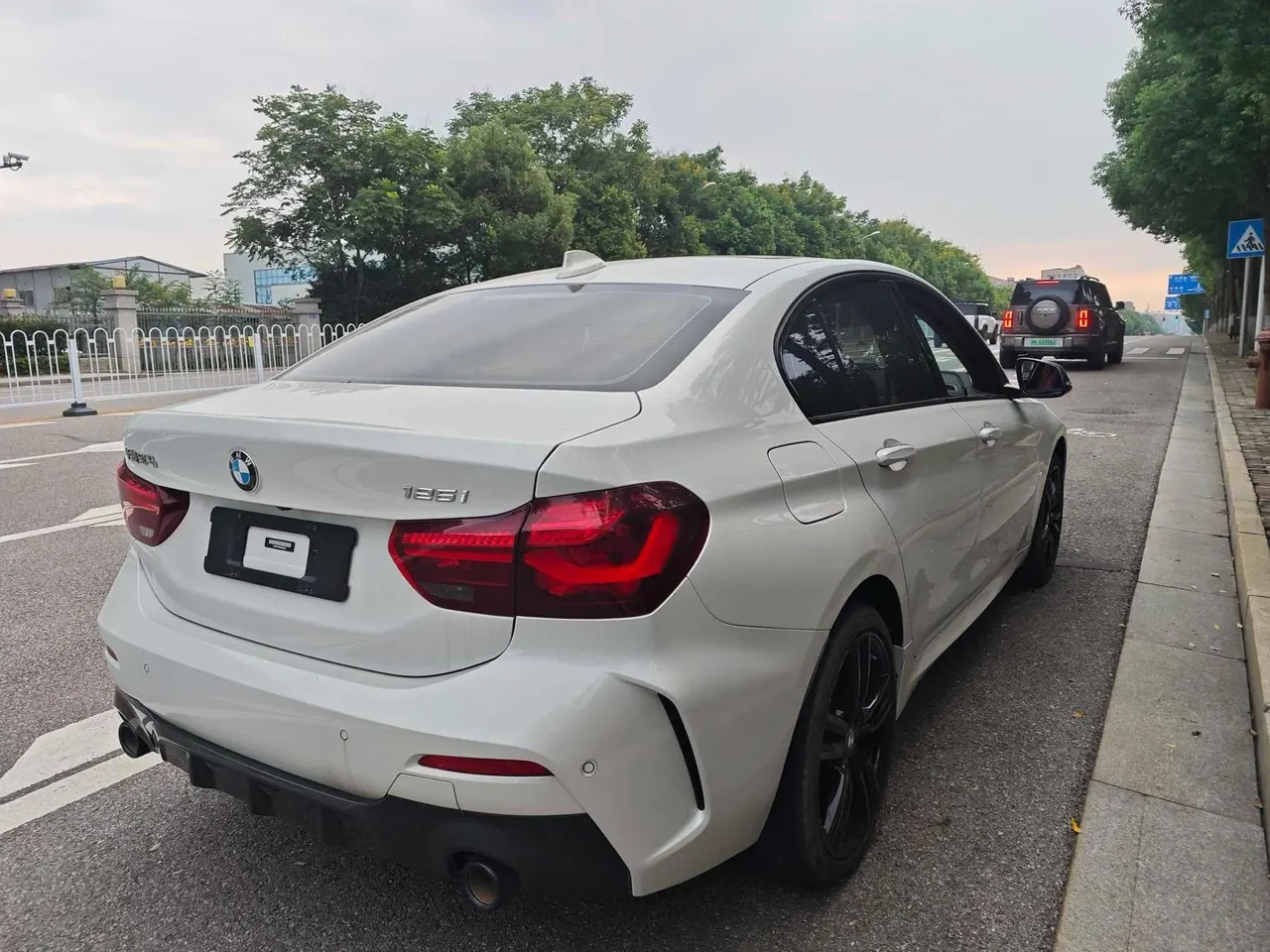 BMW 1 Series 2023 125i 2.0T M Sports Obsidian Night Edition Automatic Gear 4