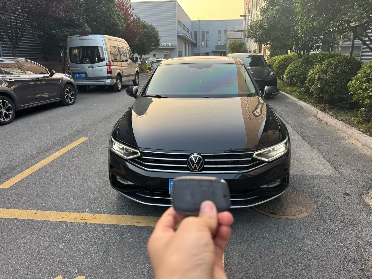 Volkswagen 2020 Magotan 2.0TSI 330TSI luxury automatic transmission 2