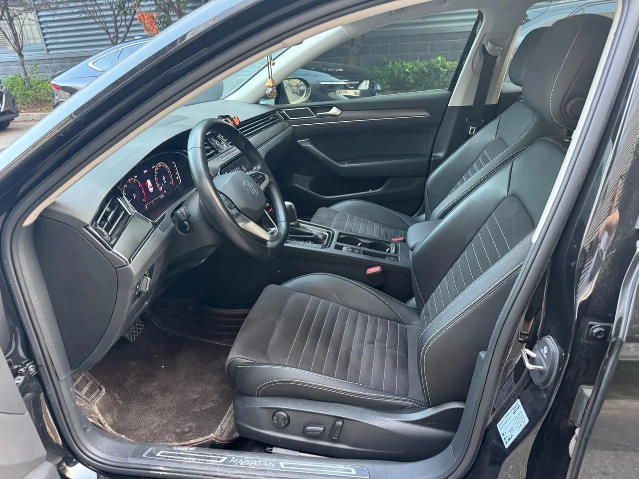 Volkswagen 2020 Magotan 2.0TSI 330TSI luxury automatic transmission 3