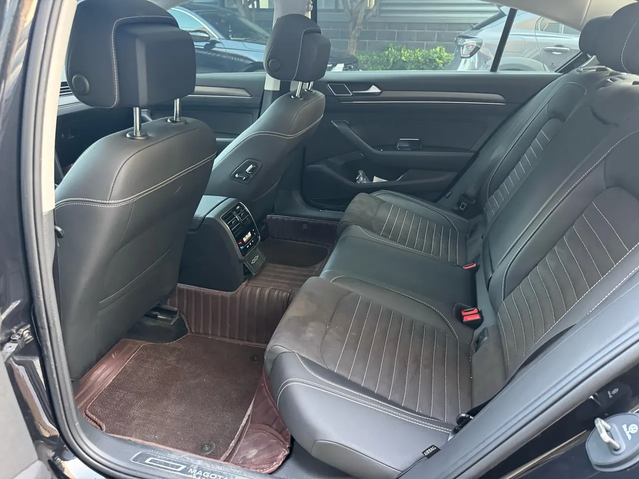 Volkswagen 2020 Magotan 2.0TSI 330TSI luxury automatic transmission 4