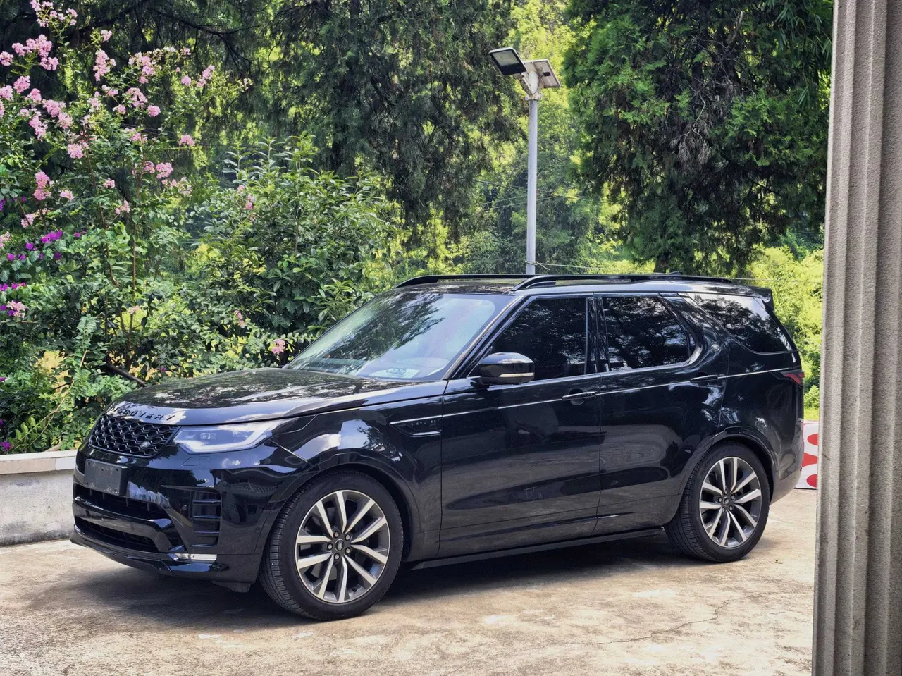 Land Rover Discovery (Imported) 2024 Discovery 5 48V 3.0T 360PS Dynamic SE Automatic Gear - View 1