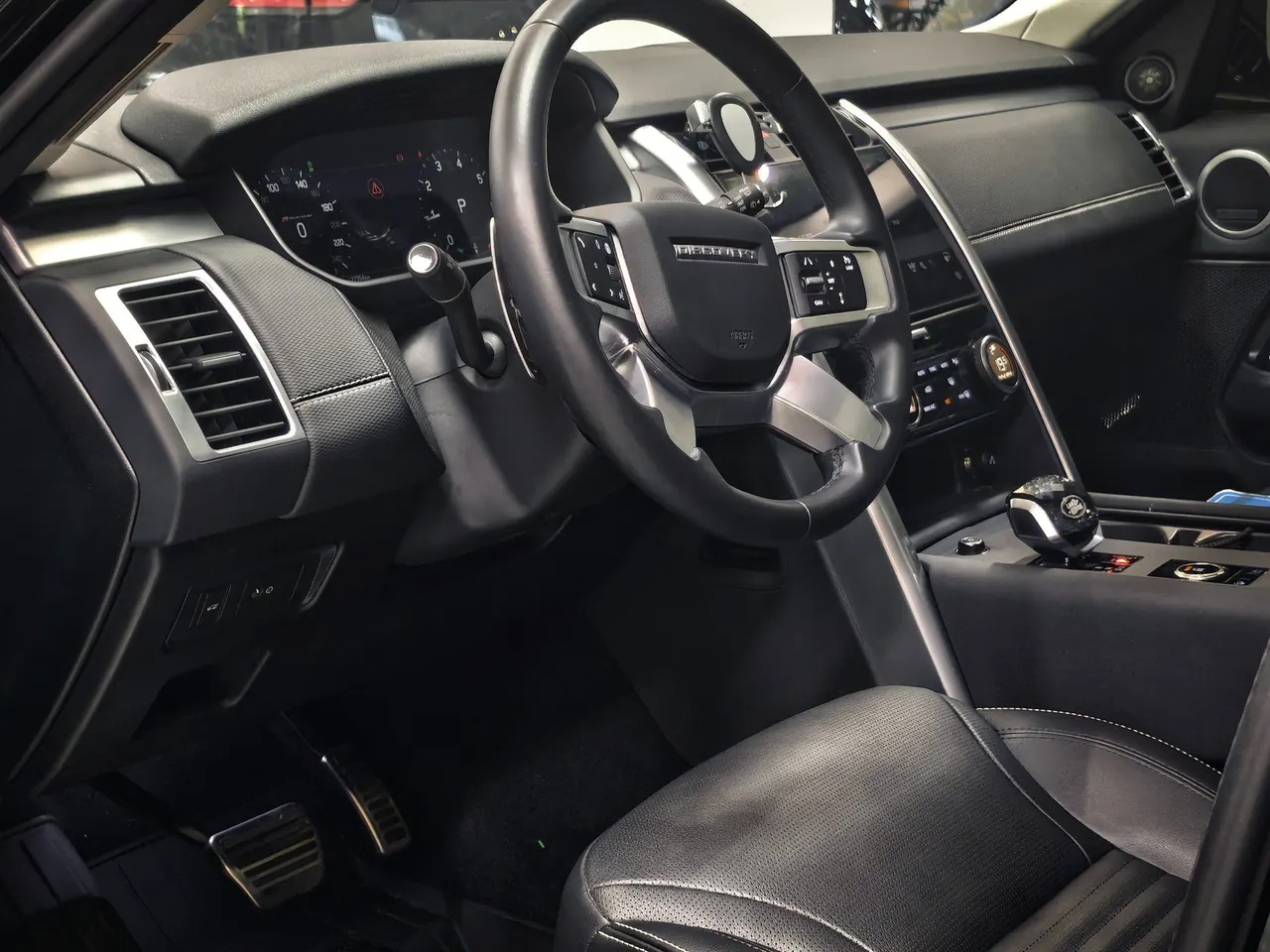 Land Rover Discovery (Imported) 2024 Discovery 5 48V 3.0T 360PS Dynamic SE Automatic Gear 5