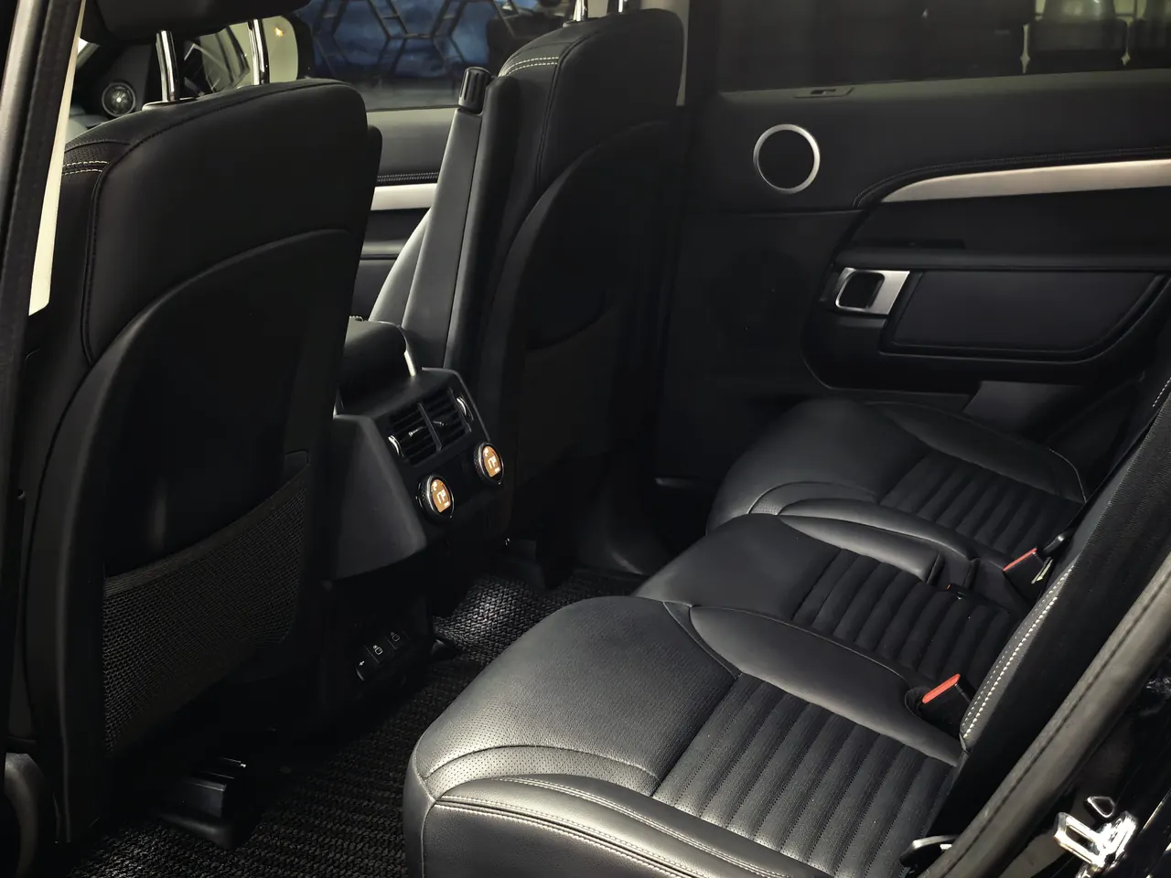 Land Rover Discovery (Imported) 2024 Discovery 5 48V 3.0T 360PS Dynamic SE Automatic Gear 8