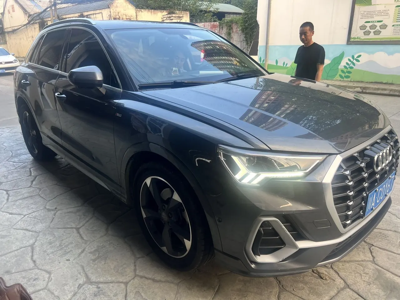 Audi 2020 Q3 1.4TFSI 35TFSI Enterprising and Elegant Automatic Gear 7
