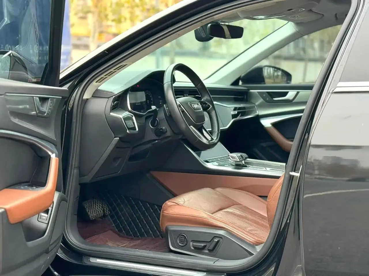 Audi 2020 A6L 2.0TFSI 45TFSI Zhenzhiya Automatic Gear 4
