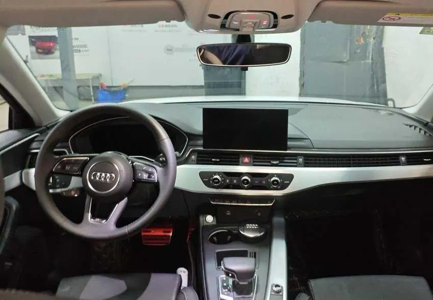 Audi 2020 A4L 2.0TFSI 40TFSI Fashion Dynamic Automatic 2