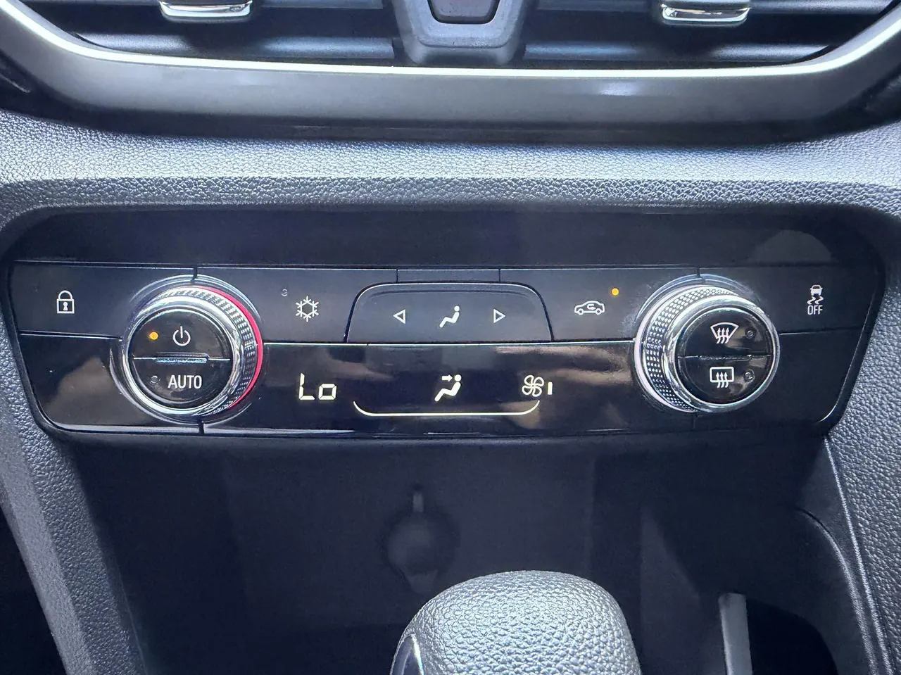 Chevrolet 2020 Volando 48V 1.3T Redline 530T Vertical Edition (52) Automatic Gear 6