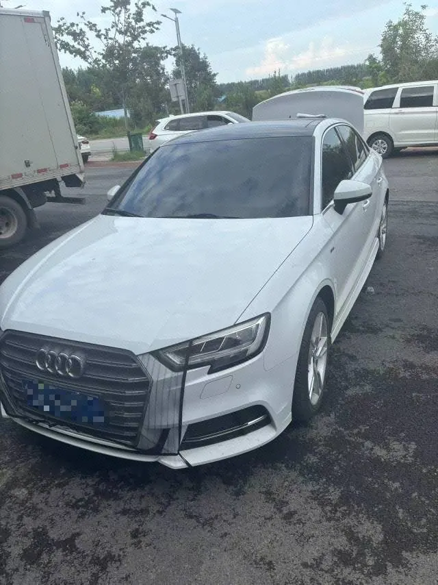 Open image lightbox: Audi 2020 A3 Limousine 1.4TFSI 35TFSI Fashion Automatic