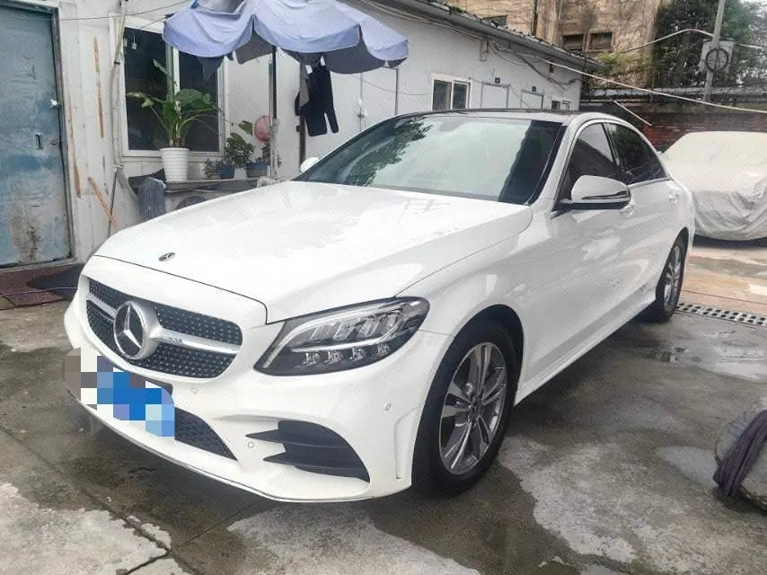 打开图片灯箱:Mercedes Benz Class C 2021 C 200 L 1.5T Dynamic Sports Edition Automatic Gear