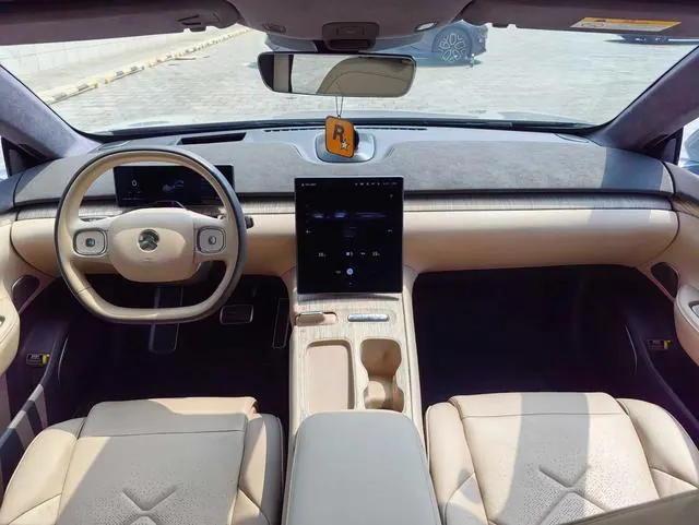 NIO 2023 ET7 75kWh automatic gear 5