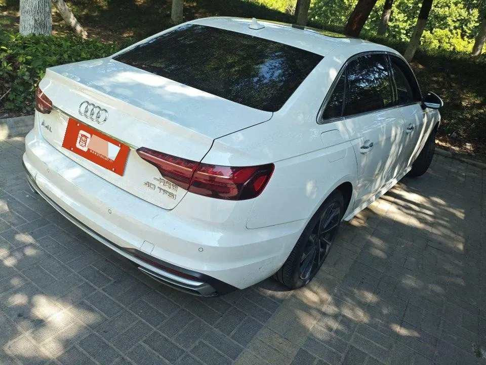 Audi 2022 A4L 2.0TFSI 40TFSI Deluxe Dynamic Automatic 2