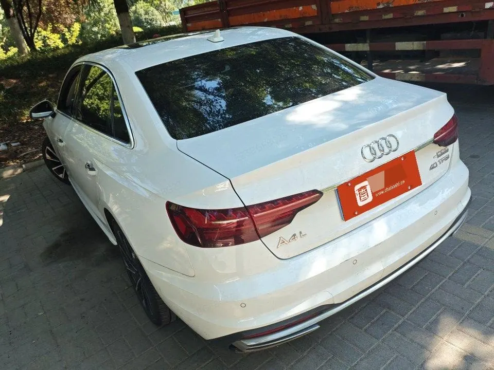 Audi 2022 A4L 2.0TFSI 40TFSI Deluxe Dynamic Automatic 3