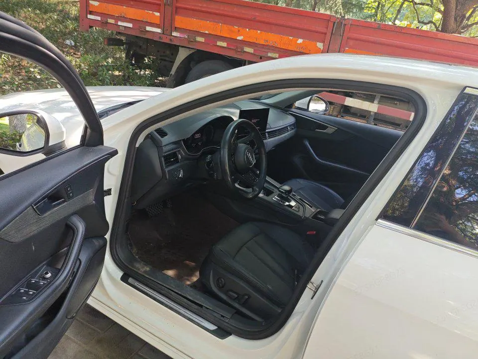 Audi 2022 A4L 2.0TFSI 40TFSI Deluxe Dynamic Automatic 4