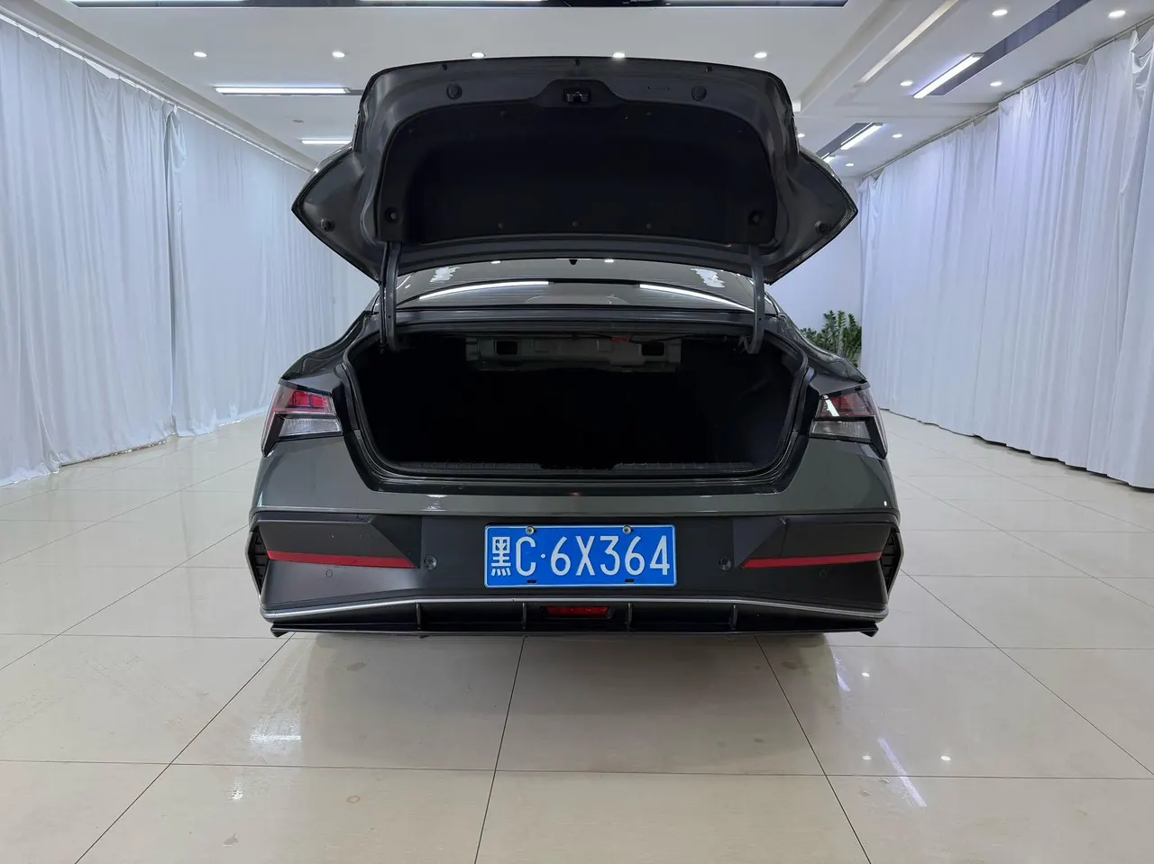 Hyundai 2022 Elantra -3-compartment 1.5 stepless LUX premium automatic gear 11