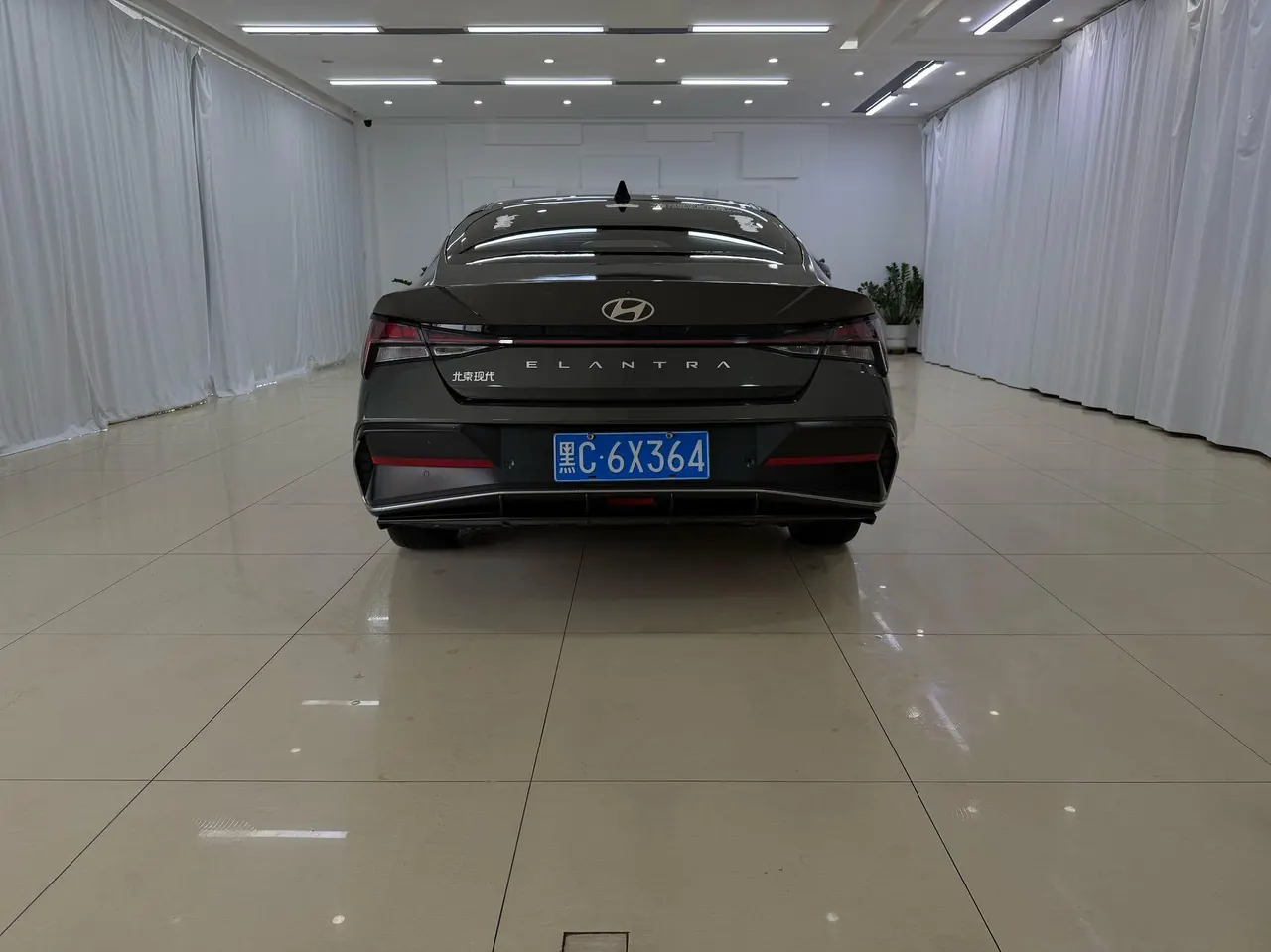 Hyundai 2022 Elantra -3-compartment 1.5 stepless LUX premium automatic gear 5