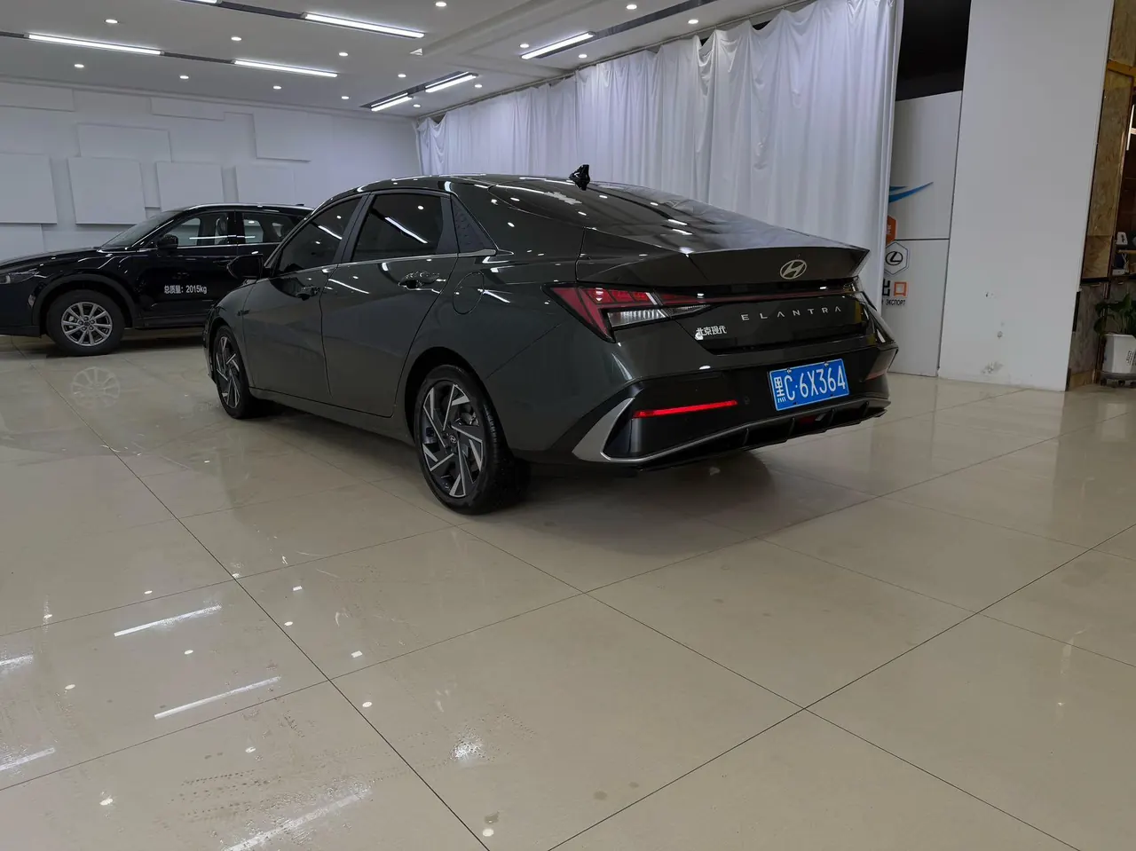 Hyundai 2022 Elantra -3-compartment 1.5 stepless LUX premium automatic gear 6