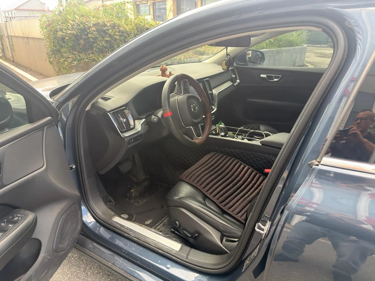 Volvo 2022 S60 48V 2.0T B4 Zhiyi Deluxe Edition Automatic Gear 5