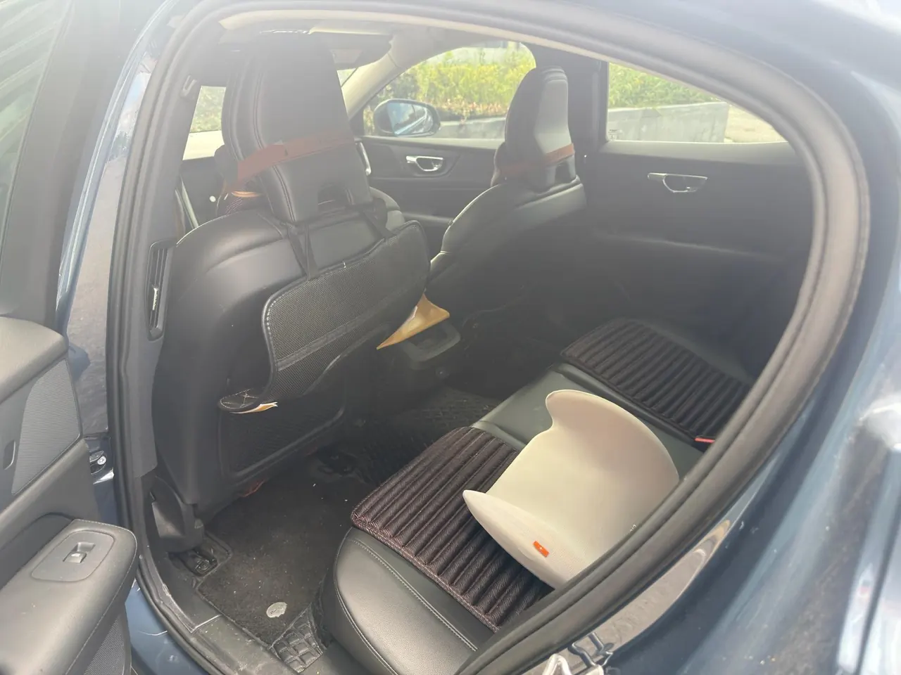 Volvo 2022 S60 48V 2.0T B4 Zhiyi Deluxe Edition Automatic Gear 6