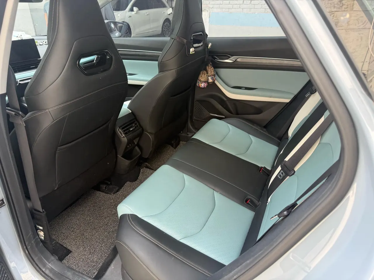 Geely 2022 Emgrand S 1.4T Stepless Crossover Player Edition Automatic Gear 3
