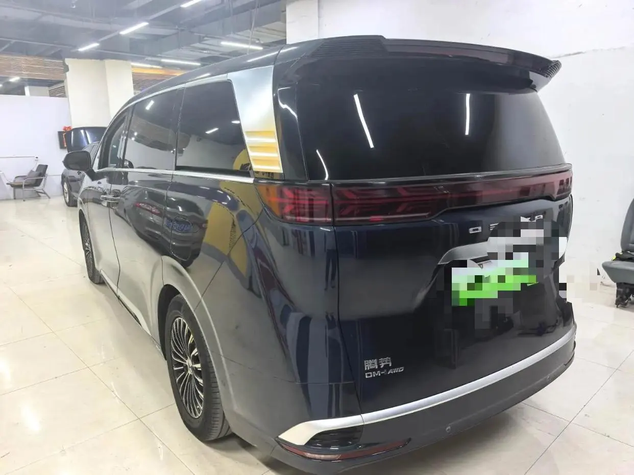 Denza 2022 Denza D9 DM-i 1.5T stepless 970 four-wheel drive flagship automatic gear 4