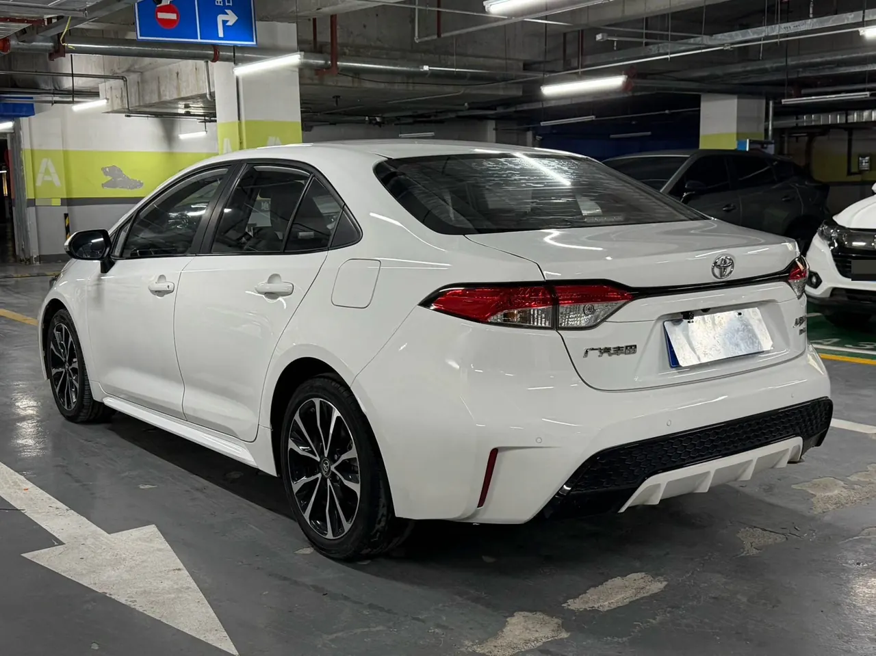 Toyota 2022 Lei Ling 1.2T Stepless 185T Sports Edition Automatic Gear 4