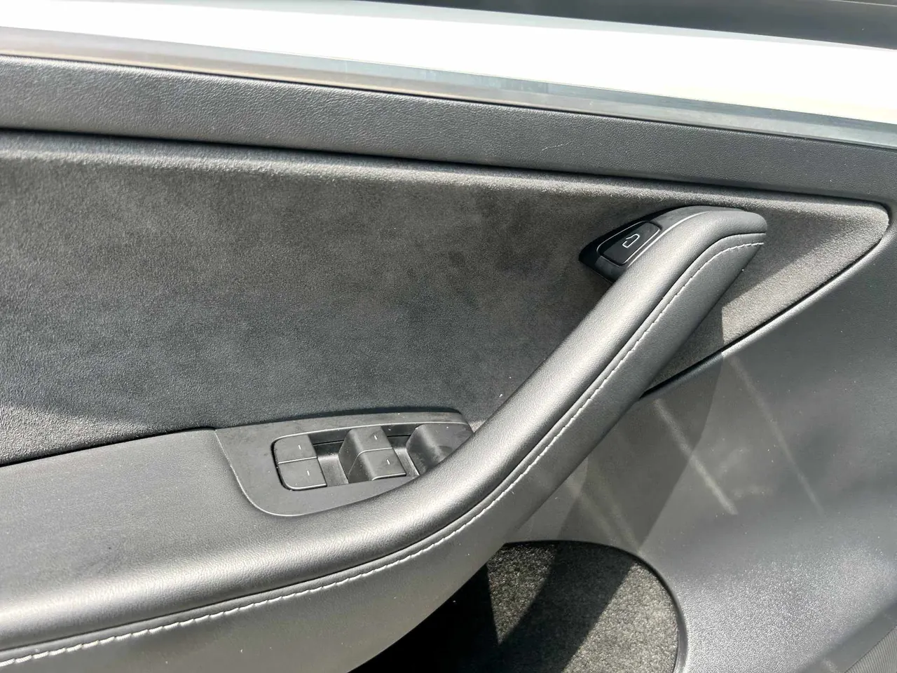 Tesla 2022 Model Y rear-wheel drive version automatic transmission 13