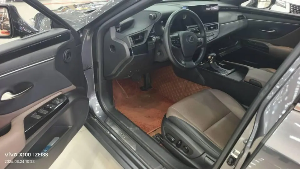 Lexus ES (Imported) 2022 ES300h 2.5 Stepless Premium Edition Automatic Gear 3