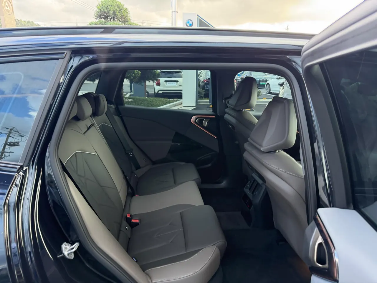 BMW 2026 X3 xDrive25L 2.0T M sports obsidian night suit automatic gear 10