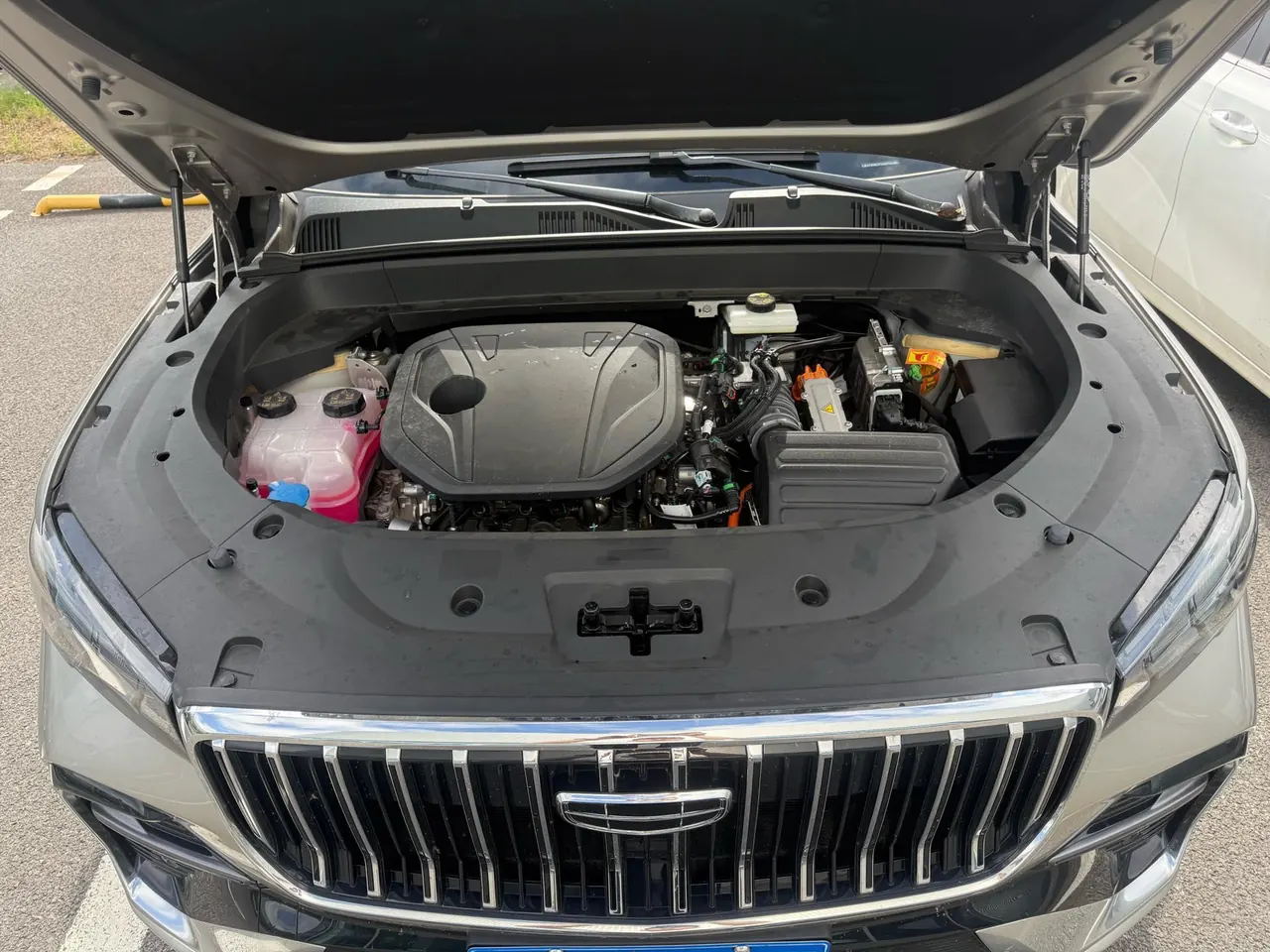 Geely 2026 XingyueL (Monjaro) I-HEV 1.5T Zhiqing Hybrid Star Han Edition Automatic Gear 11