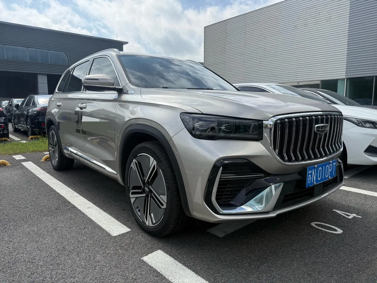 Geely 2026 XingyueL (Monjaro) I-HEV 1.5T Zhiqing Hybrid Star Han Edition Automatic Gear 2
