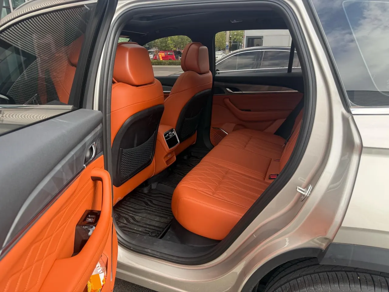 Geely 2026 XingyueL (Monjaro) I-HEV 1.5T Zhiqing Hybrid Star Han Edition Automatic Gear 8