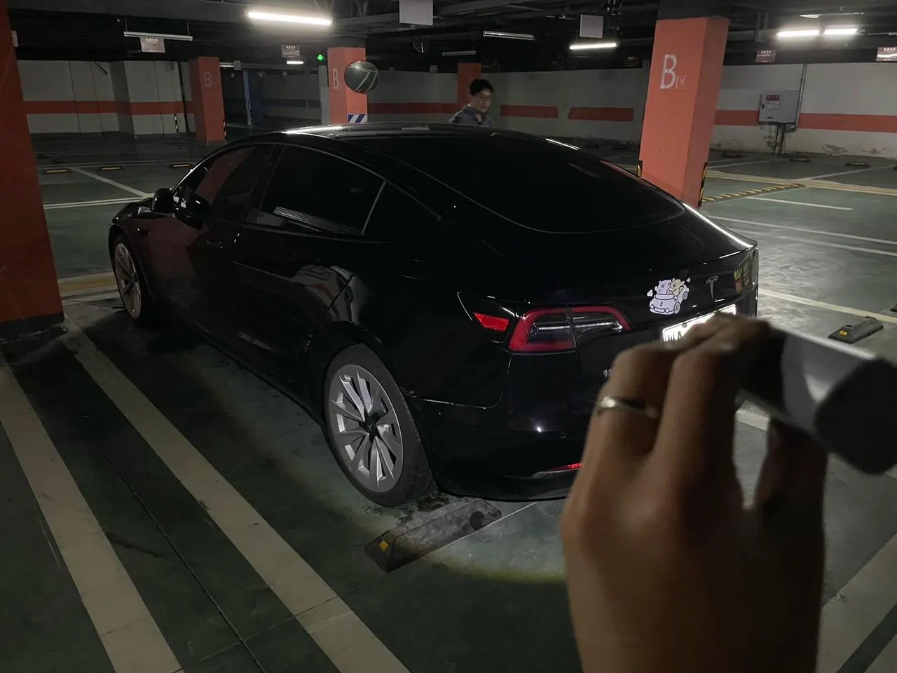 Tesla 2022 Model 3 rear-wheel drive version of automatic transmission 4