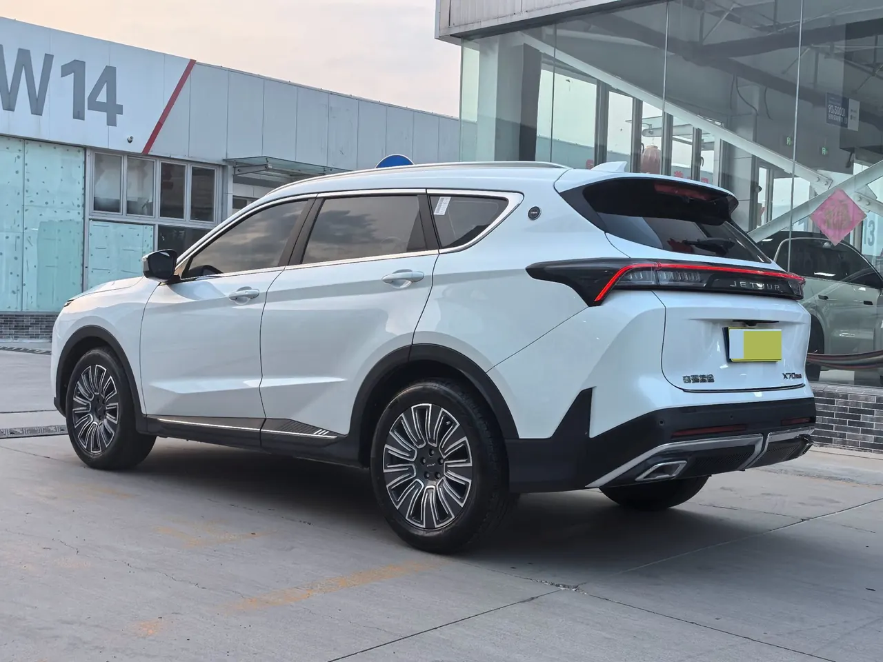 Jetour 2025 X70 PLUS 1.5T Deluxe Edition 5-seat Automatic Gear 10